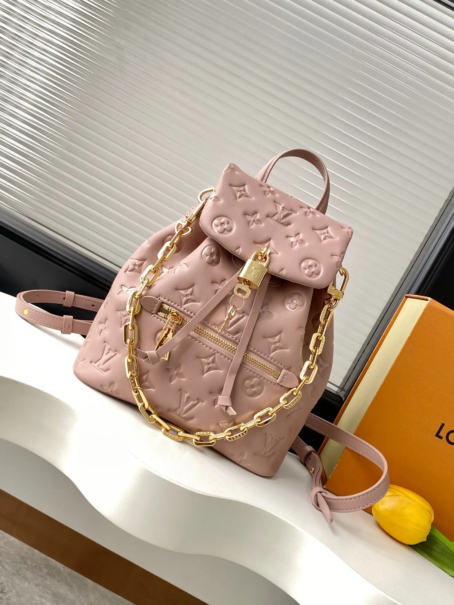 LV 黑色 粉色 牛皮 雙肩包 实用雙肩款