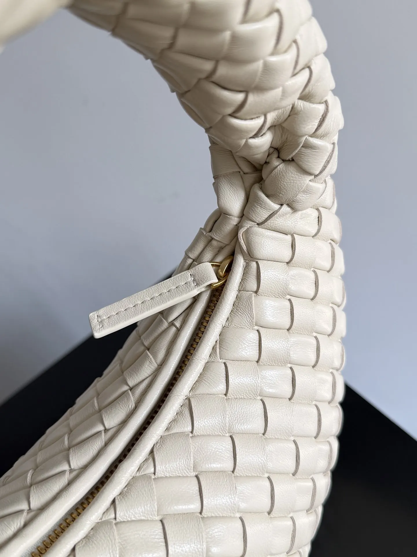 Hobo 早春 女士肩背包 手感柔软细腻的H 雙肩包 实用雙肩款