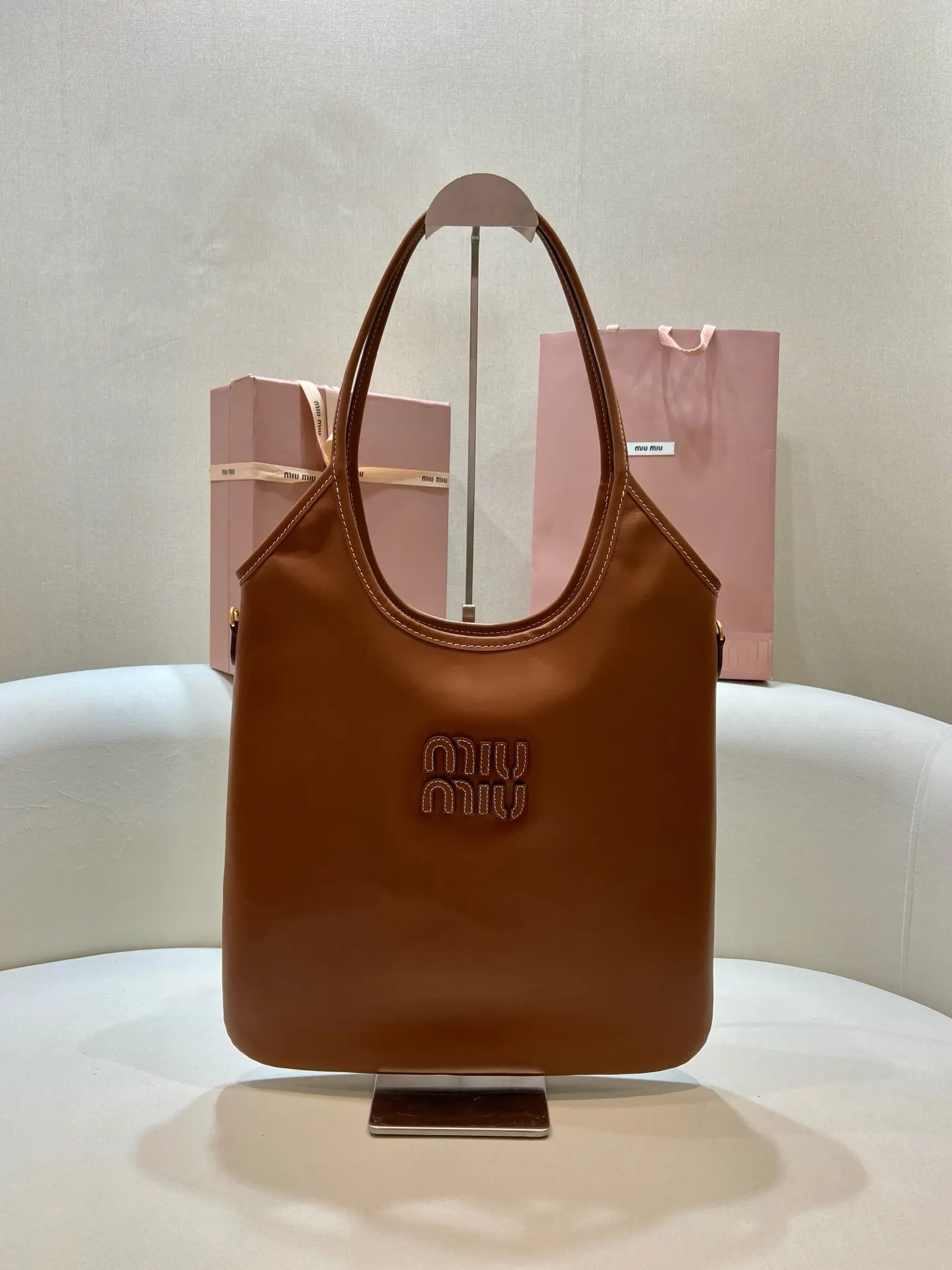 Miu 皮革 托特包 大容量托特款