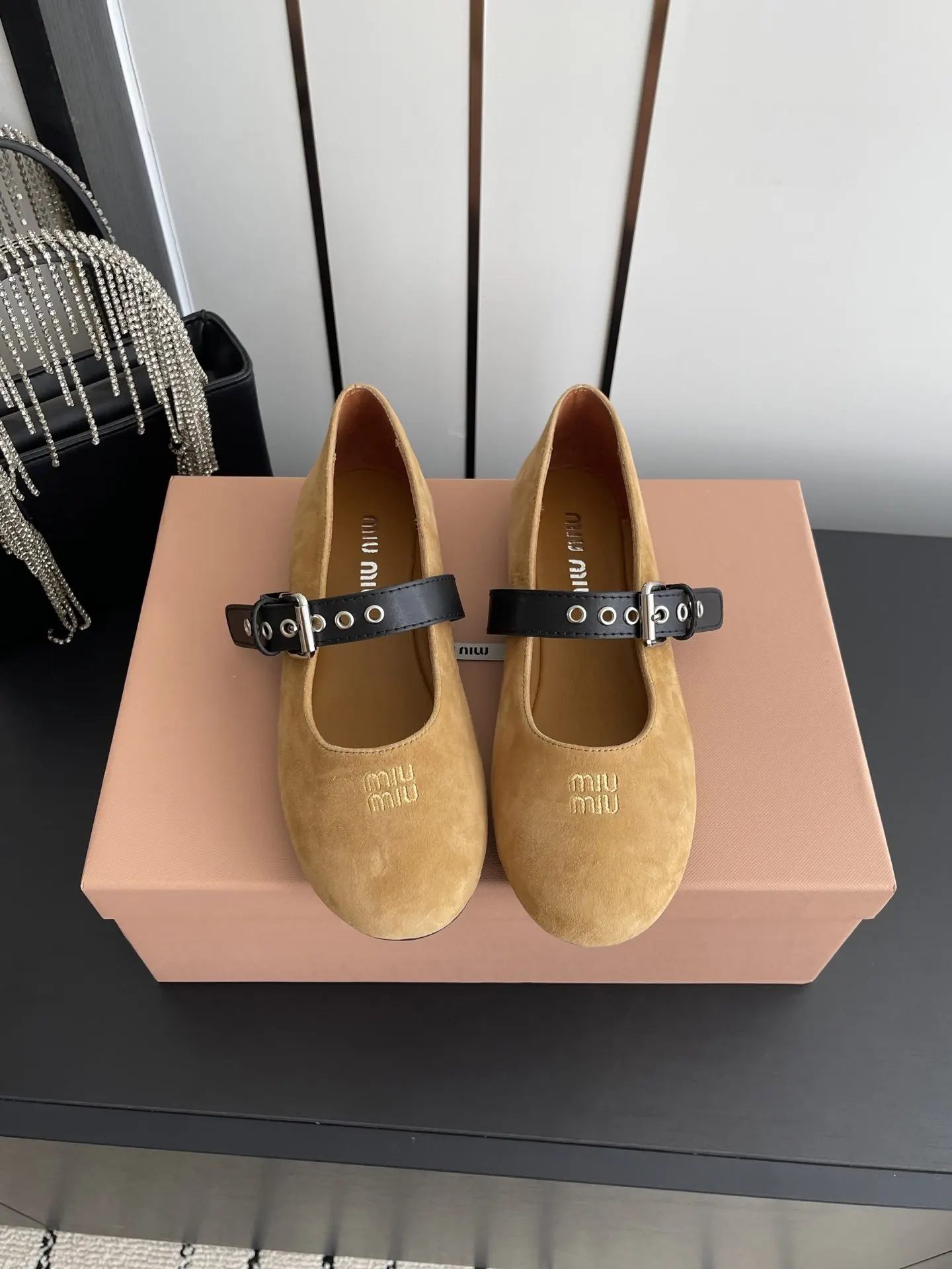 Fashion Item Commuter