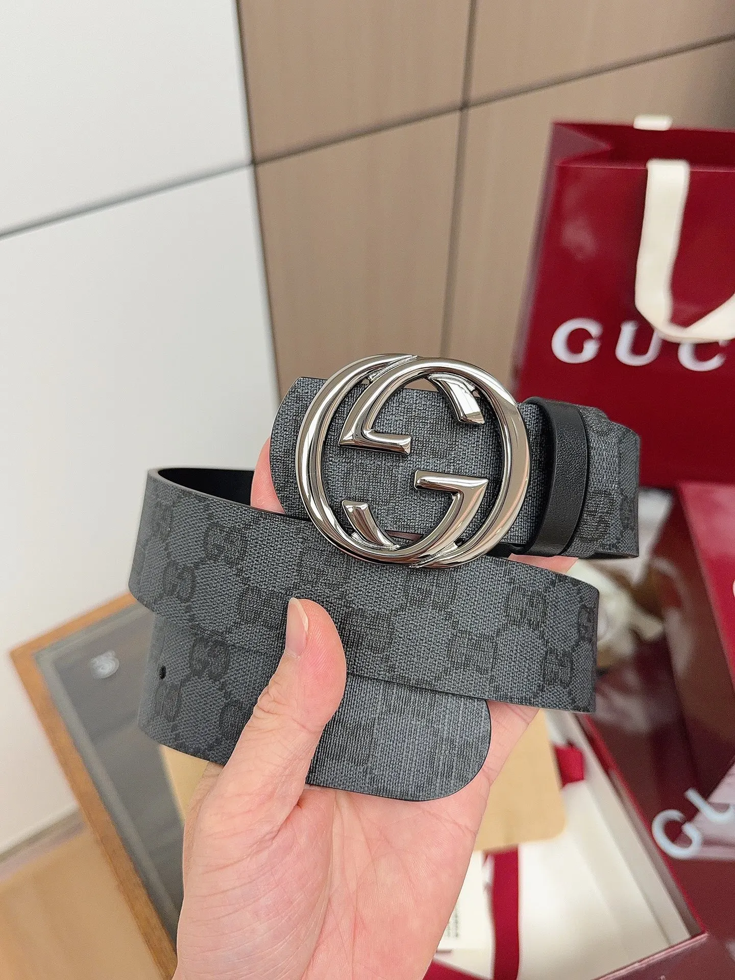 Gucci Double G Buckle Cowhide Belt