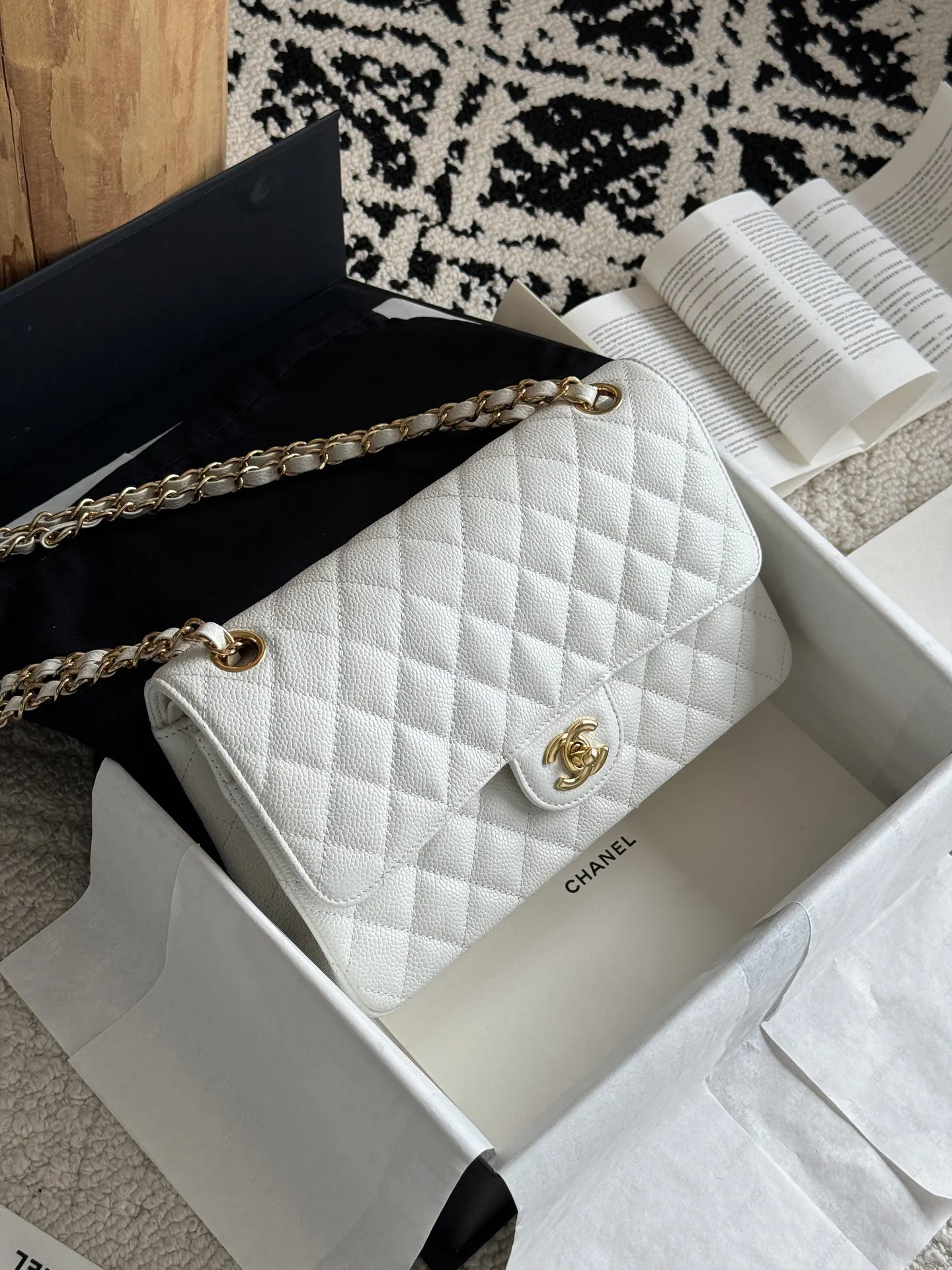 Crossbody Bag Lightweight Classic Leather