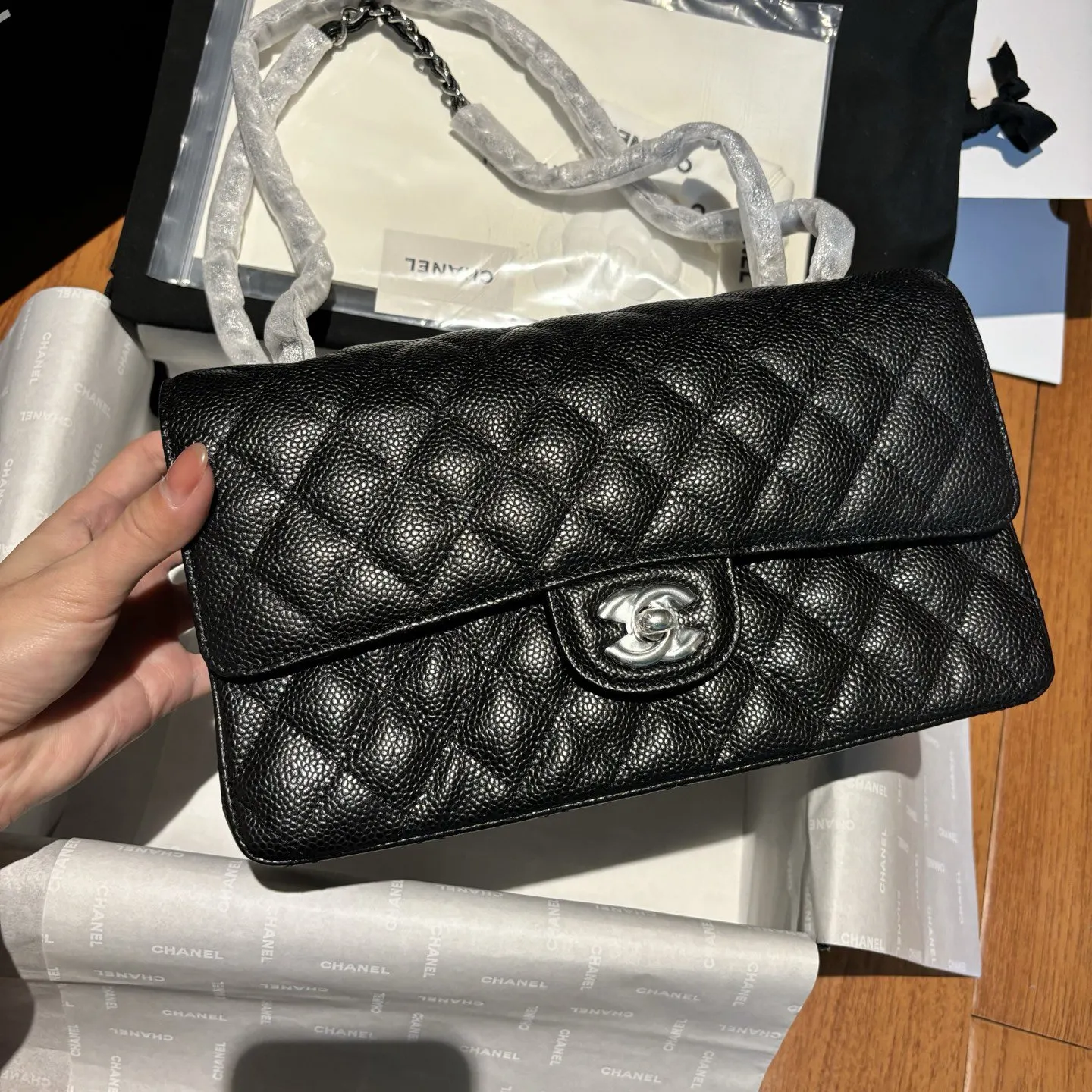 CHANEL 每个字母都符合官方标准烫金 还是有难度的 腋下包 复古腋下背款