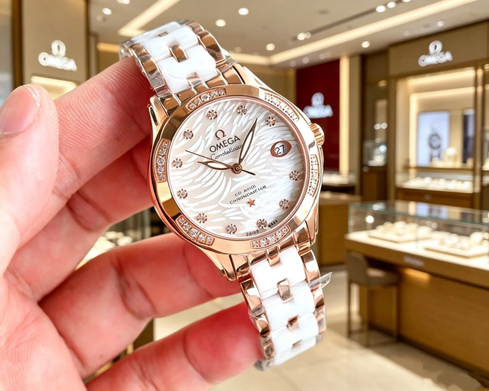 Omega 欧米茄 优雅气质女士腕表 表壳独具匠心的 手錶 經典腕表款