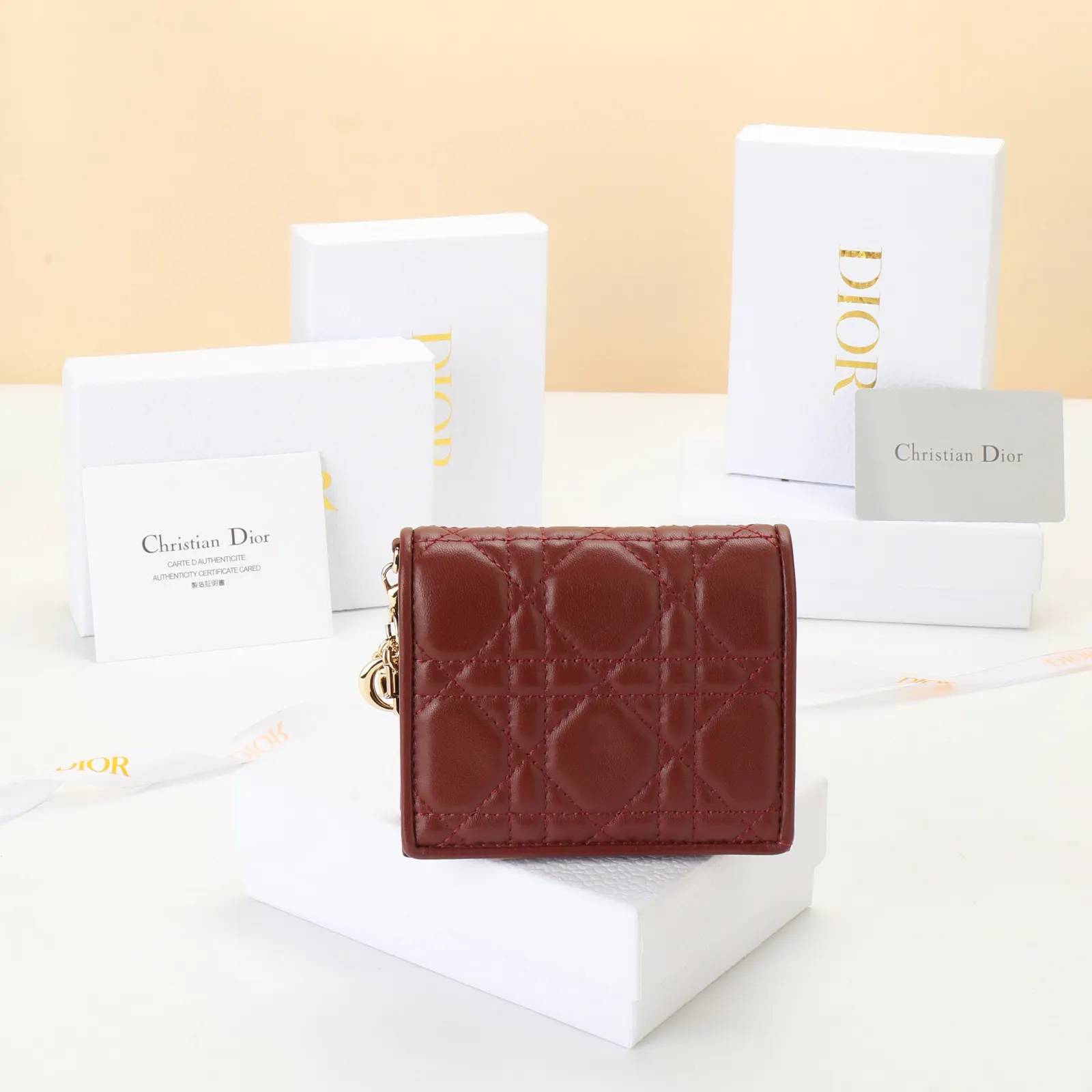 Dior burgundy sheepskin wallet, exquisite accessories