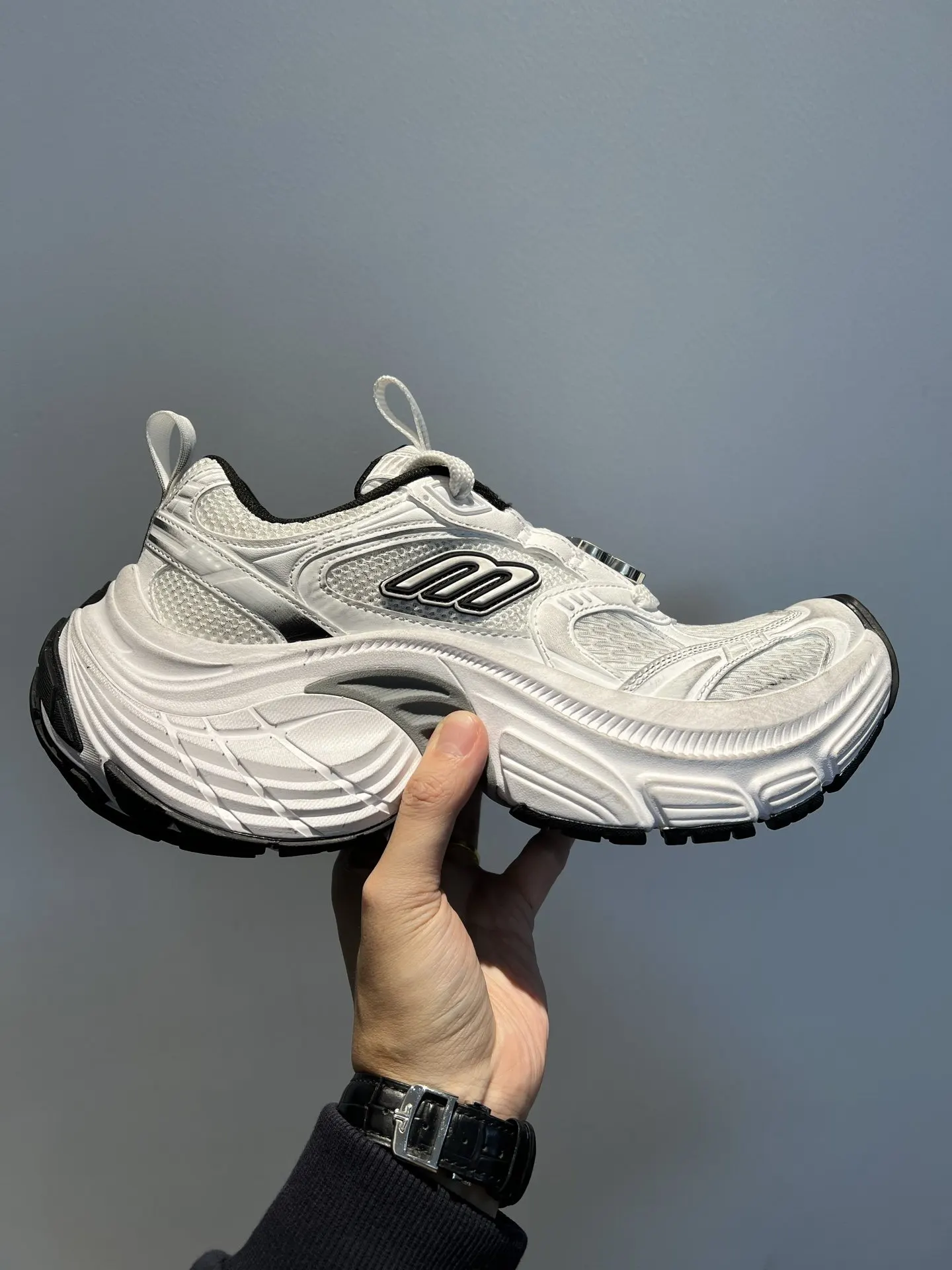 Balenciaga 白色 單肩包 日常搭配款