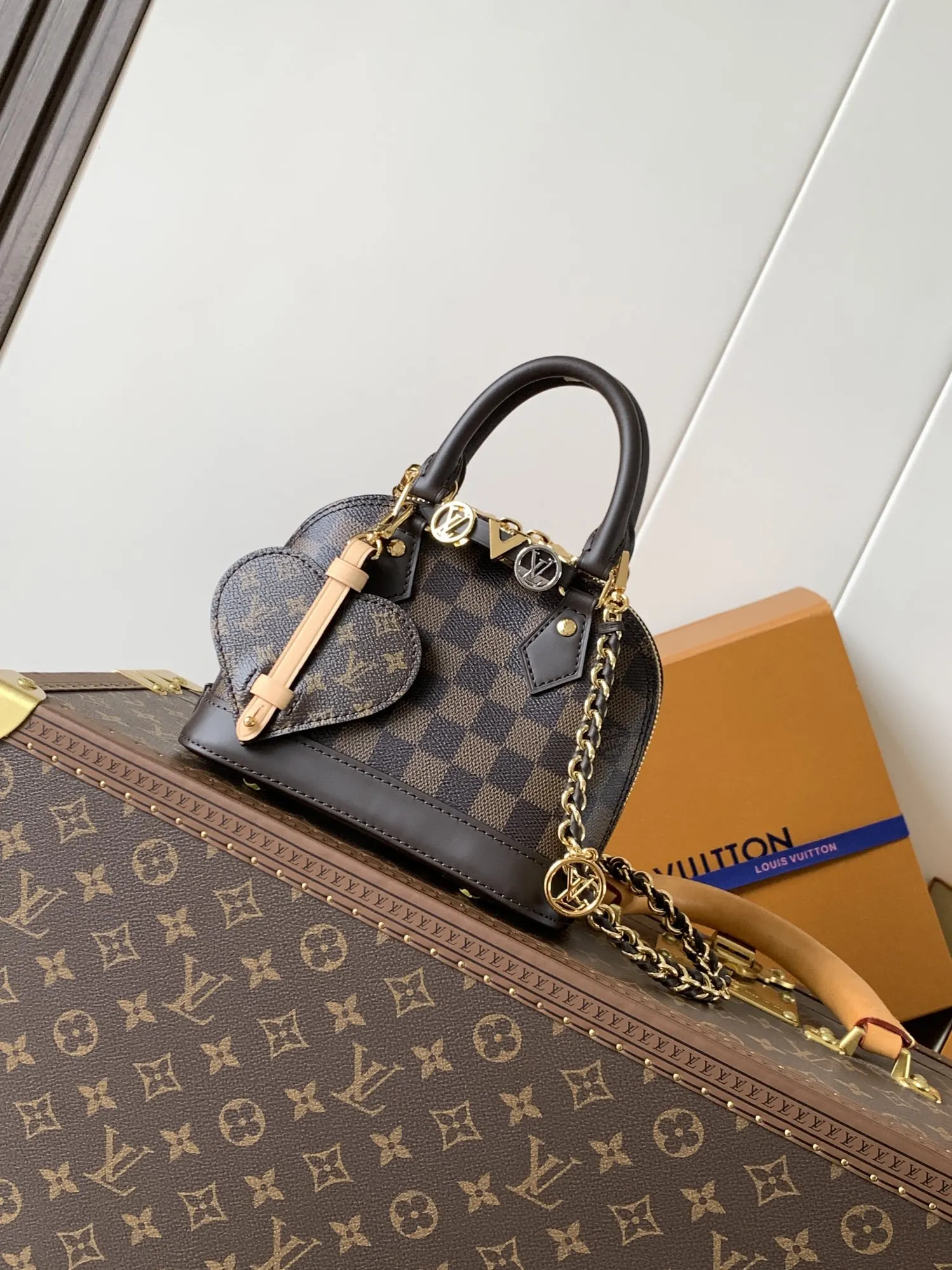 Louis Vuitton Monogram Chain Bag Leather