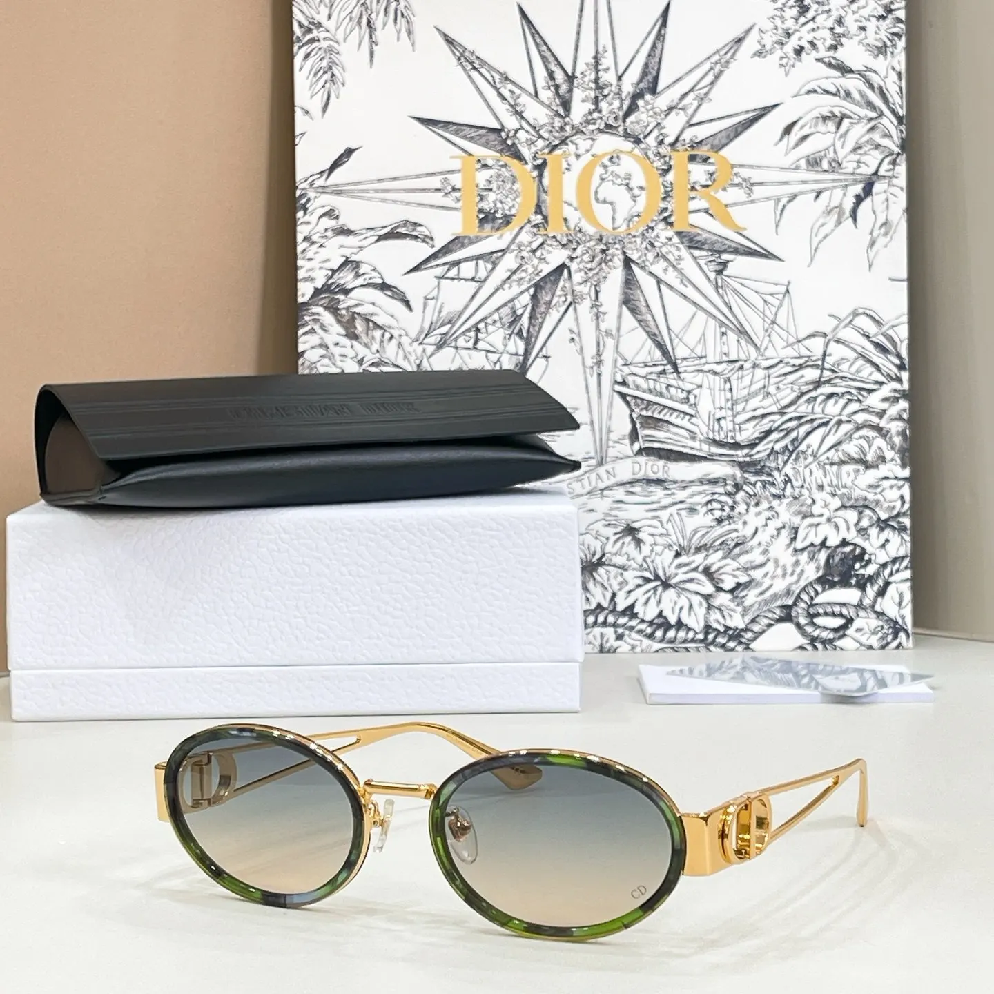 Dior bags, portable messenger models