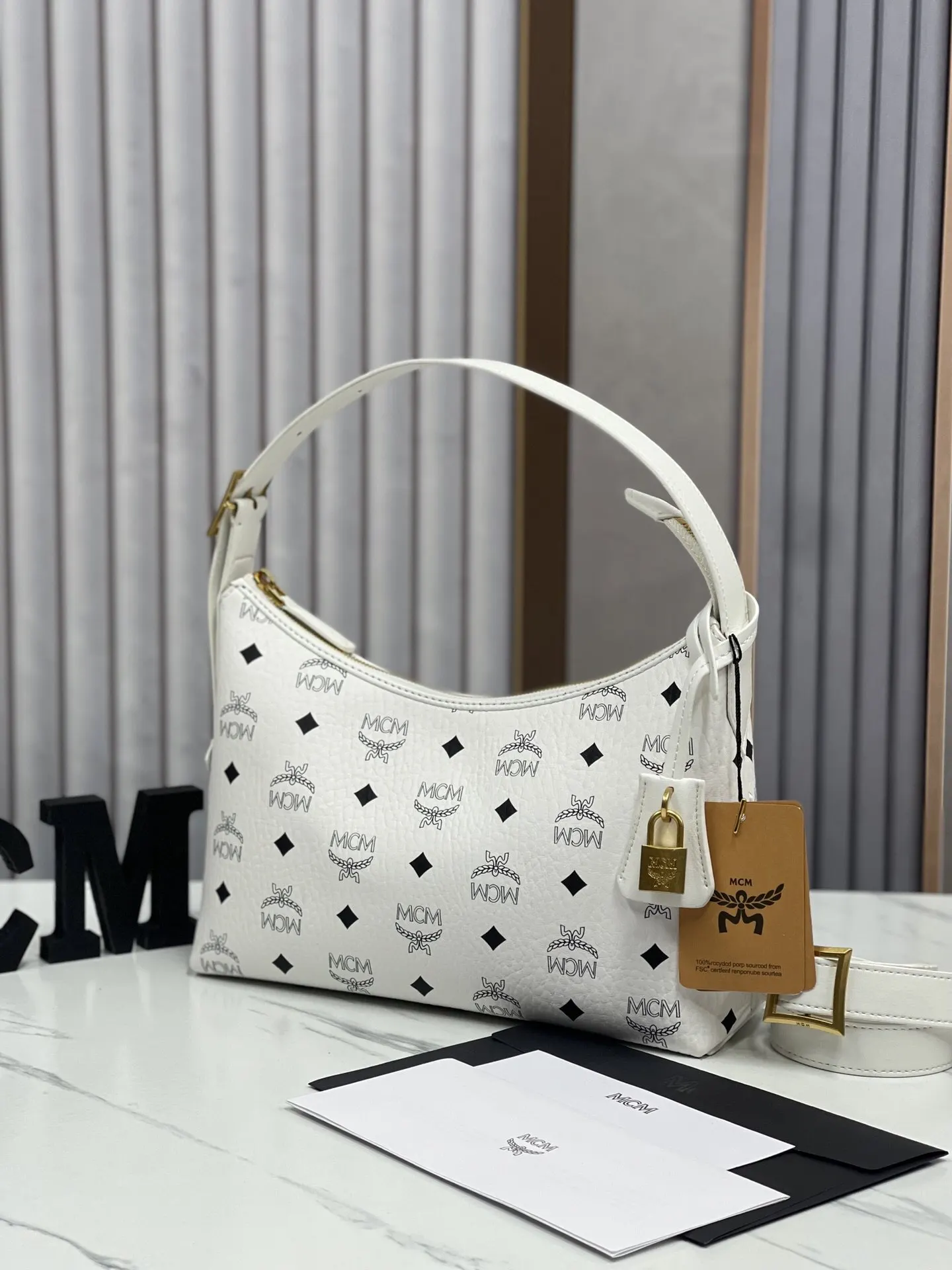Hobo 皮革 MCM全新升级 环保♻ 早春 MCM AR 腋下包 復古腋下背款
