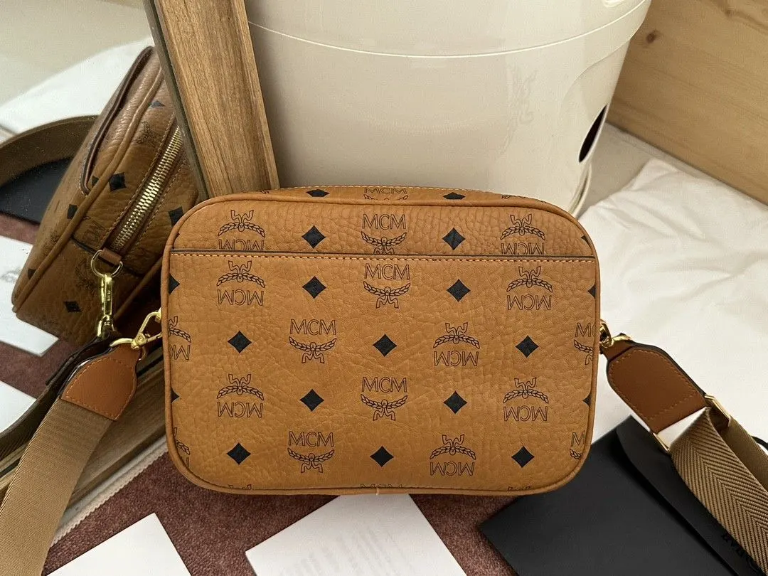 牛皮 款号 MCM 斜背包 Aren斜挎 輕便斜挎款