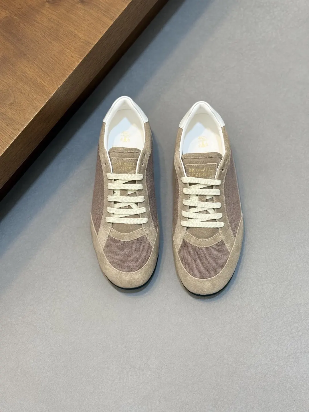Brunello Cucinelli SS 白色 運動鞋 休閒百搭款(數字1) Brunello Cucinelli SS 白色 運動鞋 休閒百搭款(數字1)