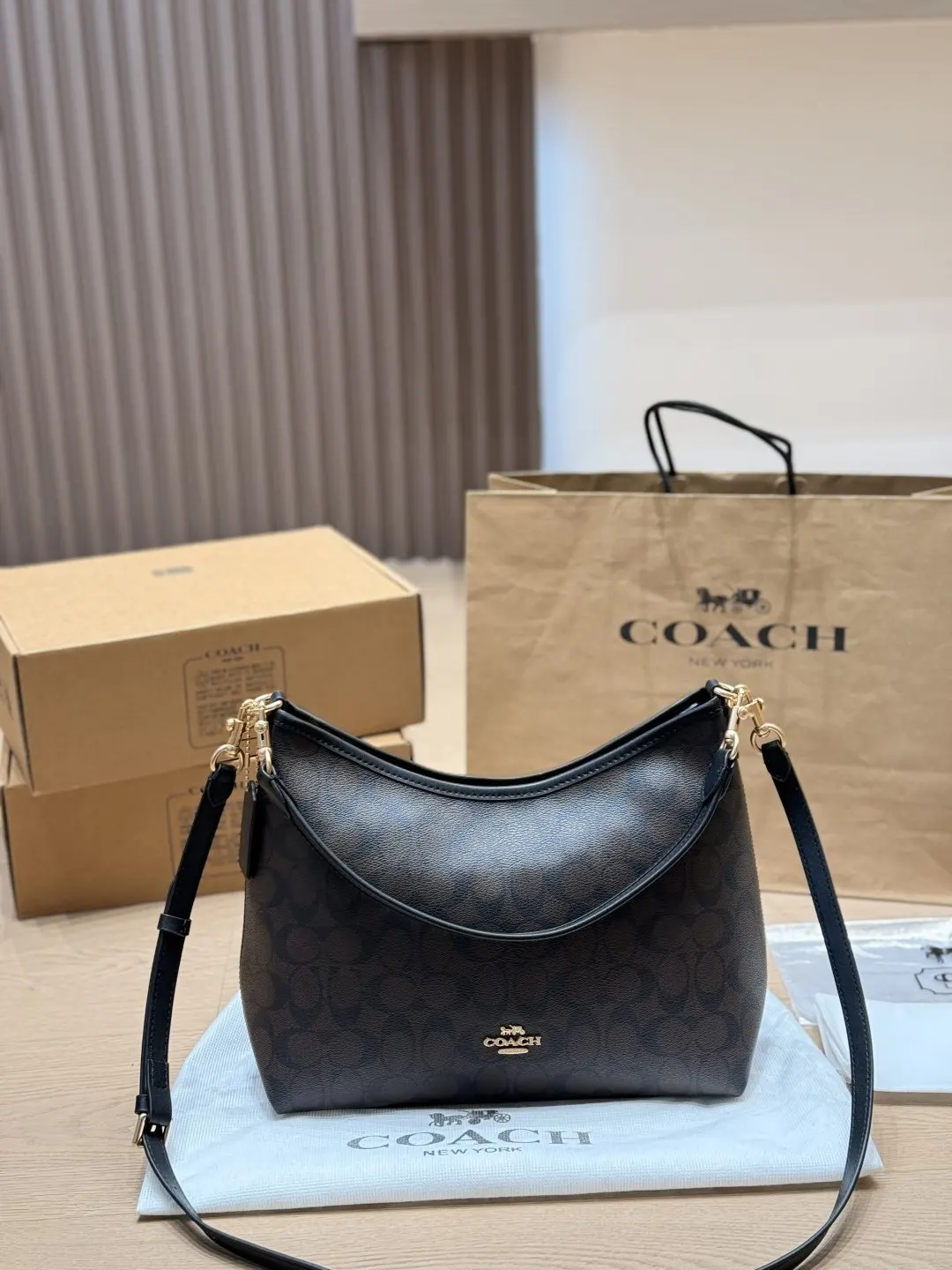 Coach 牛皮 腋下包 复古腋下背款