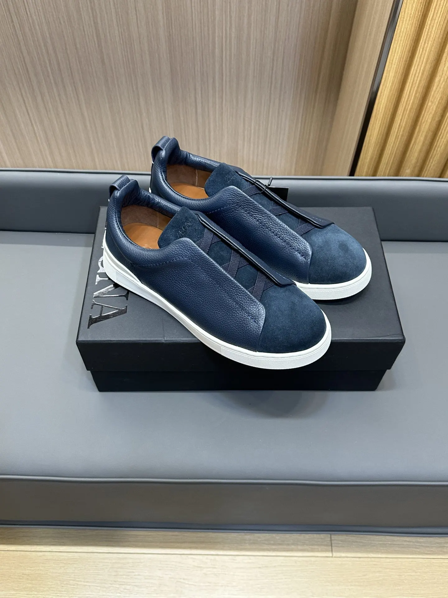 Triple S Casual Versatile