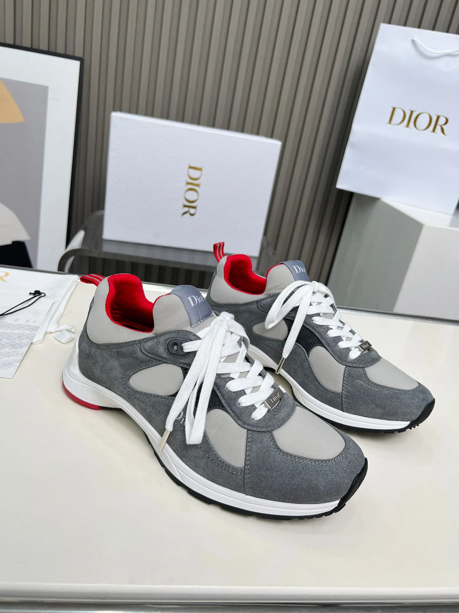 Dior 皮革運動鞋 舒適百搭款