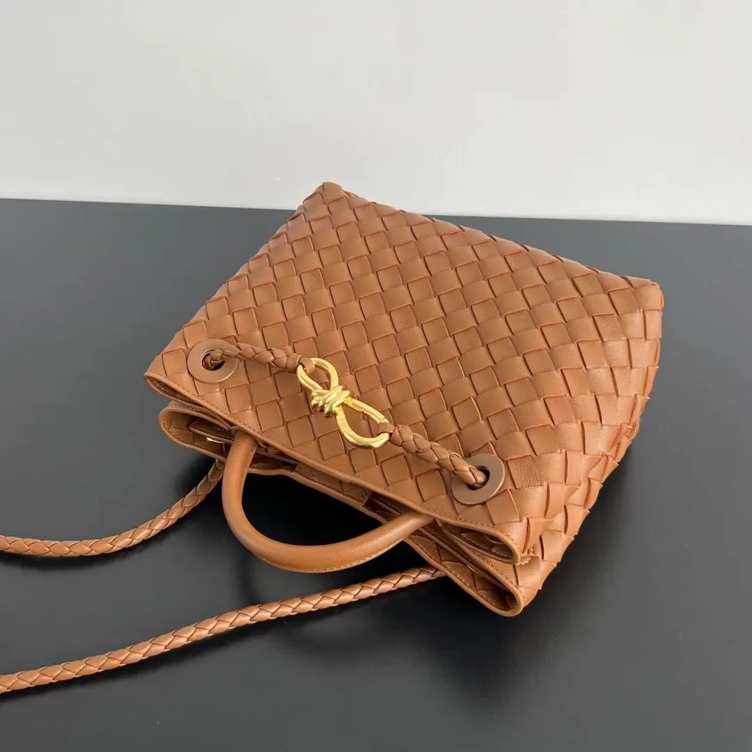 Bottega Veneta 金色 羊皮 斜挎包 轻便斜挎款