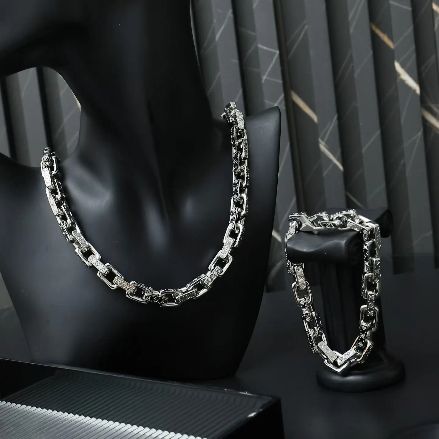 Louis Vuitton 项链