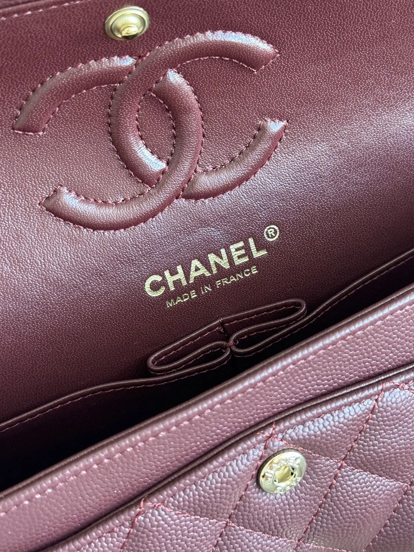 Crossbody Bag Lightweight Classic Leather
