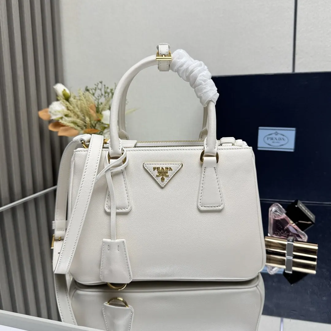 PRADA 皮革 三角标 杀手包 經典手提款