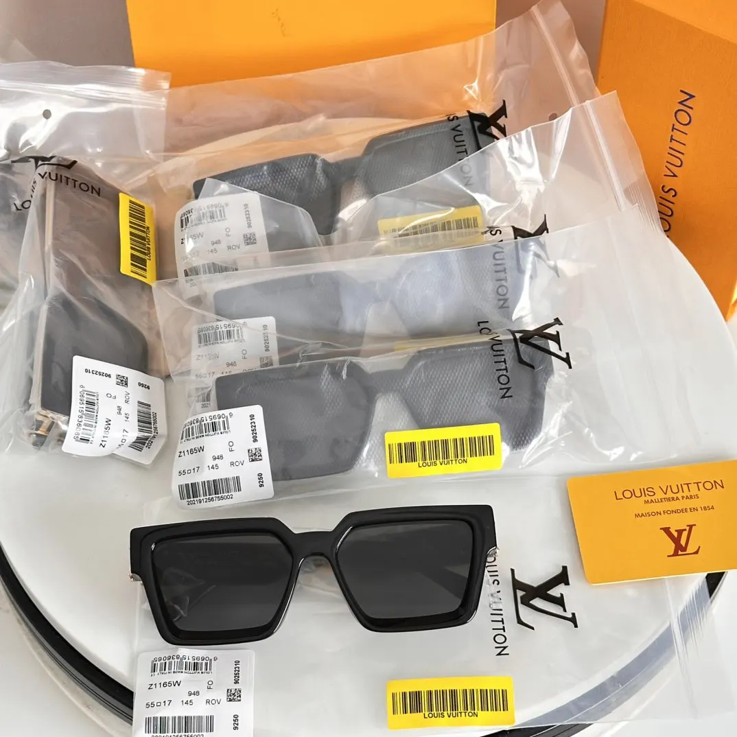 Louis Vuitton Fashion Item Fashion