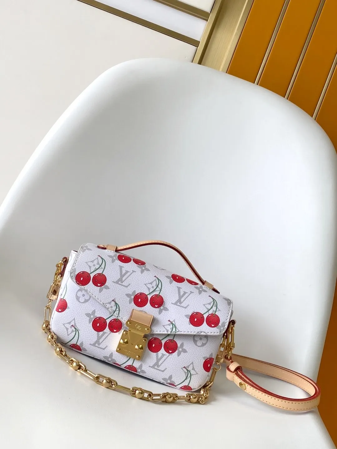 LV 牛皮 动态 本款 Pochette 链条包 精致链条款