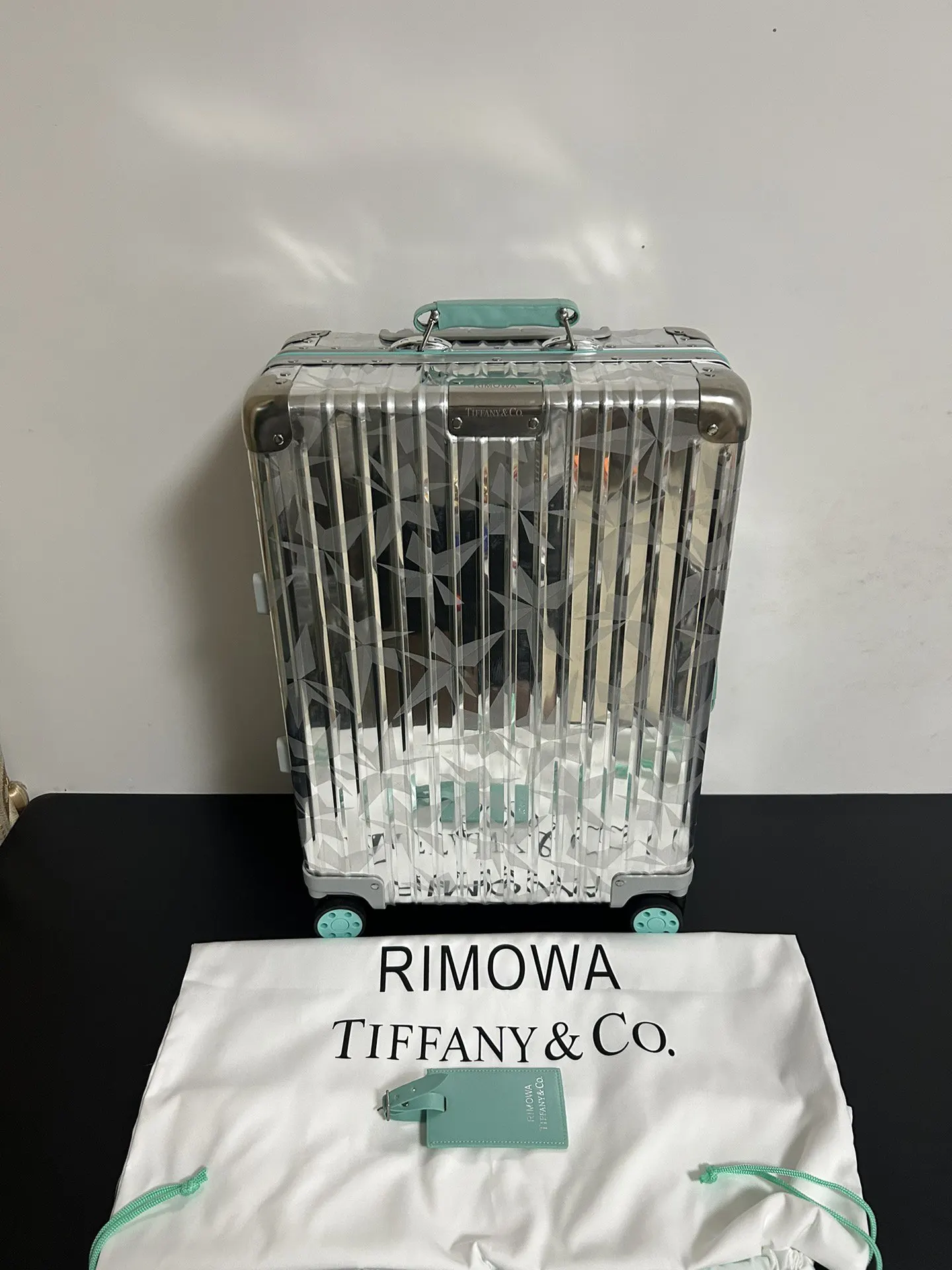 白色 帆布 最美聯名款 来自Tiffa联合携手共创的 寸登机箱 行李箱 旅行拉杆款 輕便出行款