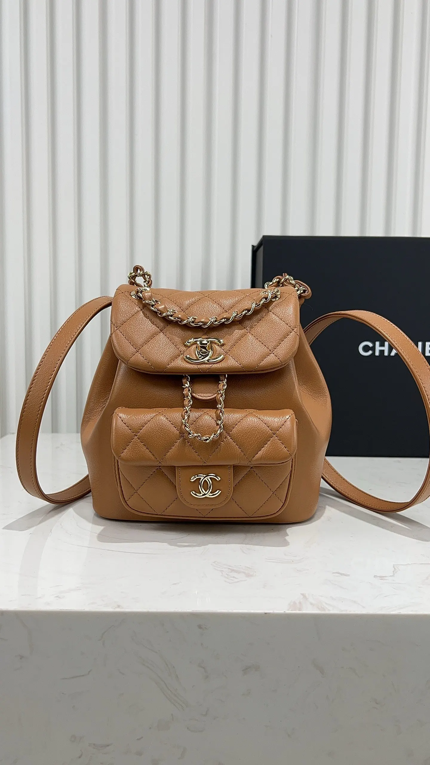 CHANEL 焦糖色 小牛皮 雙肩包 实用雙肩款
