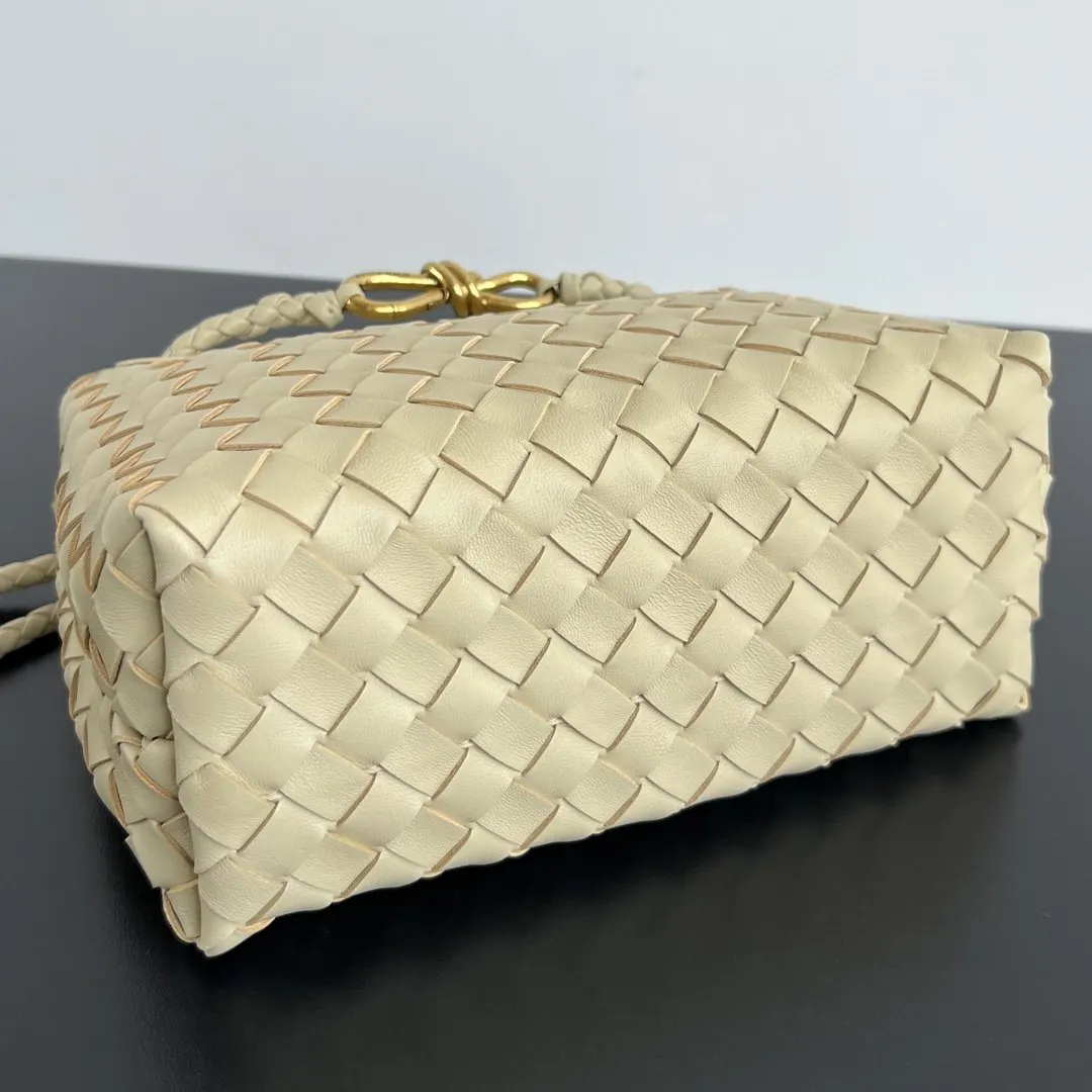 Bottega Veneta 金色 羊皮 斜挎包 轻便斜挎款