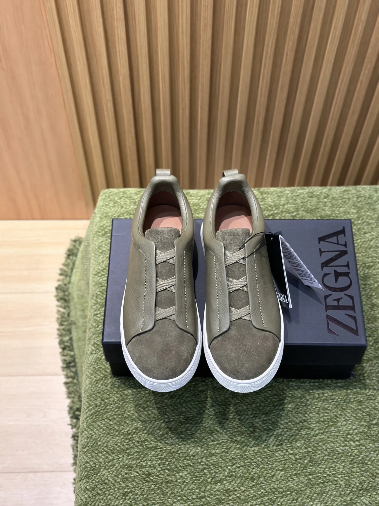 Triple S Casual Versatile