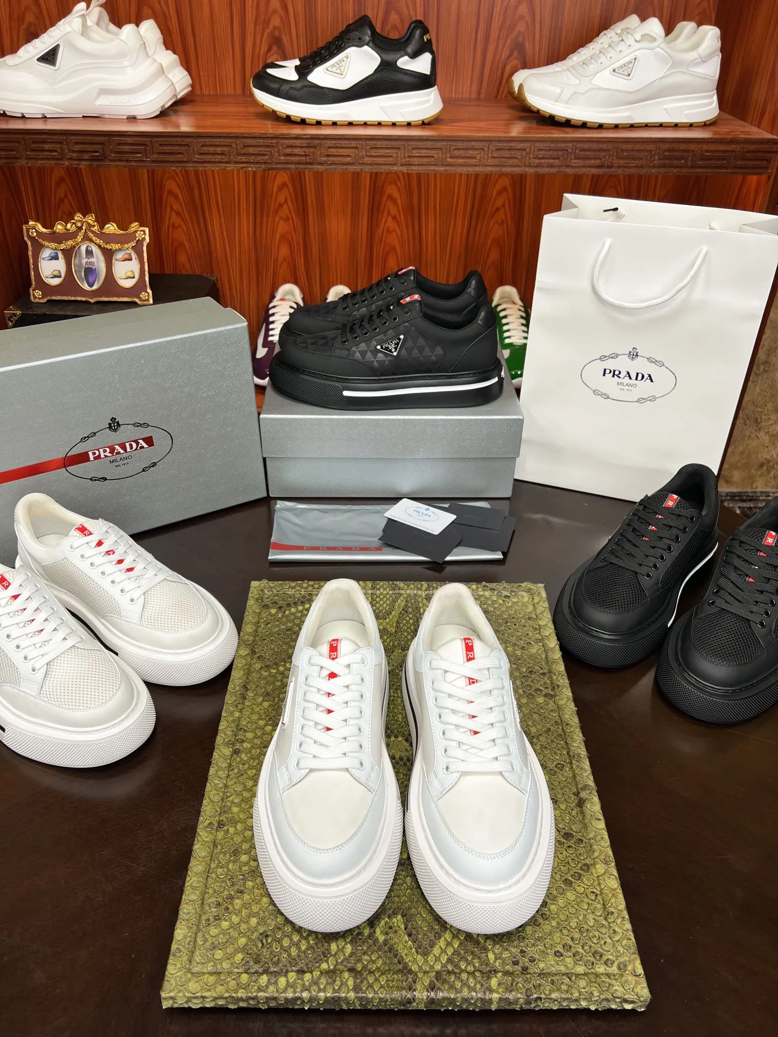 PRADA 牛皮 休閒鞋 舒適百搭款