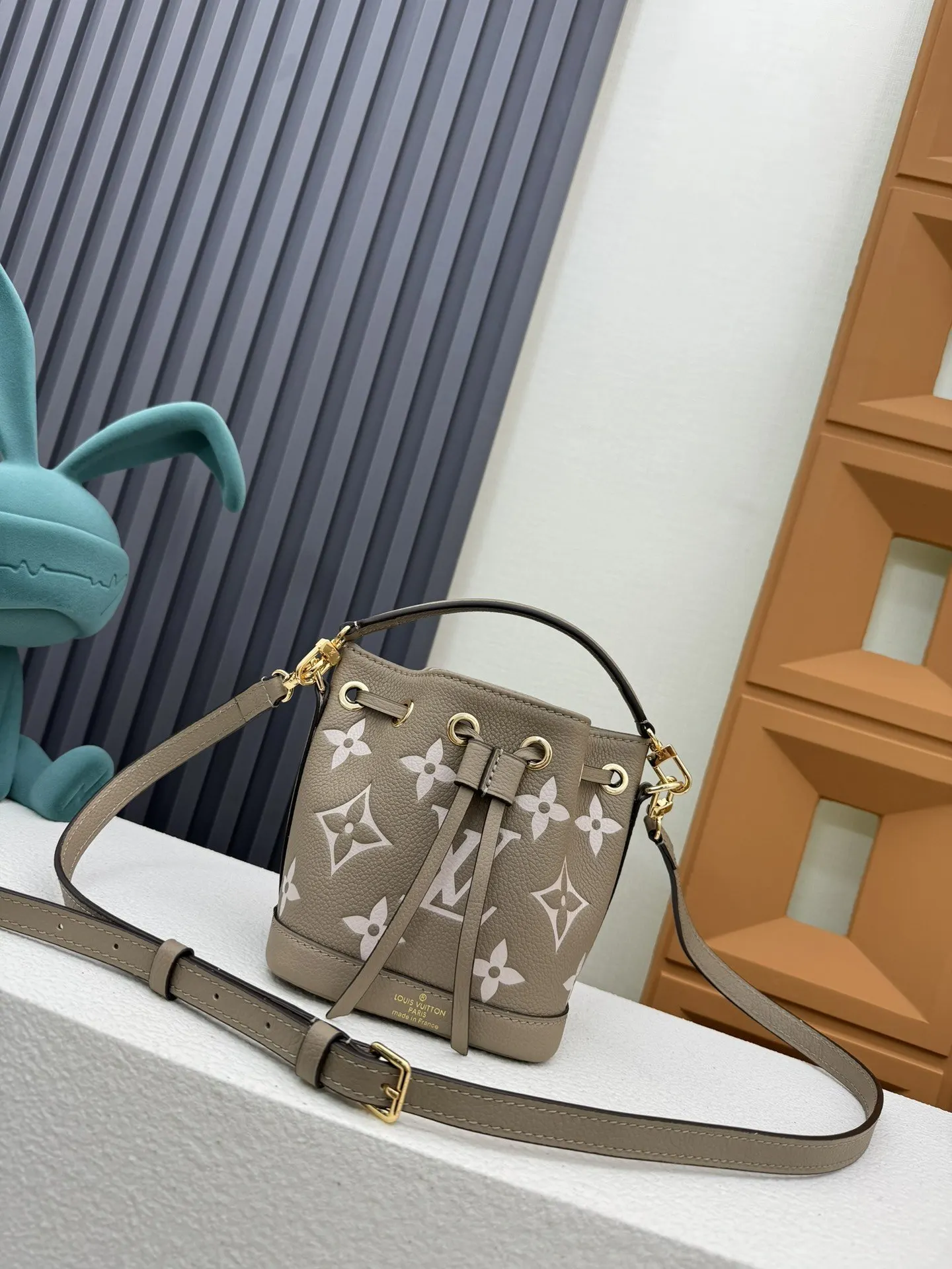 Louis Vuitton Bucket Bag Casual