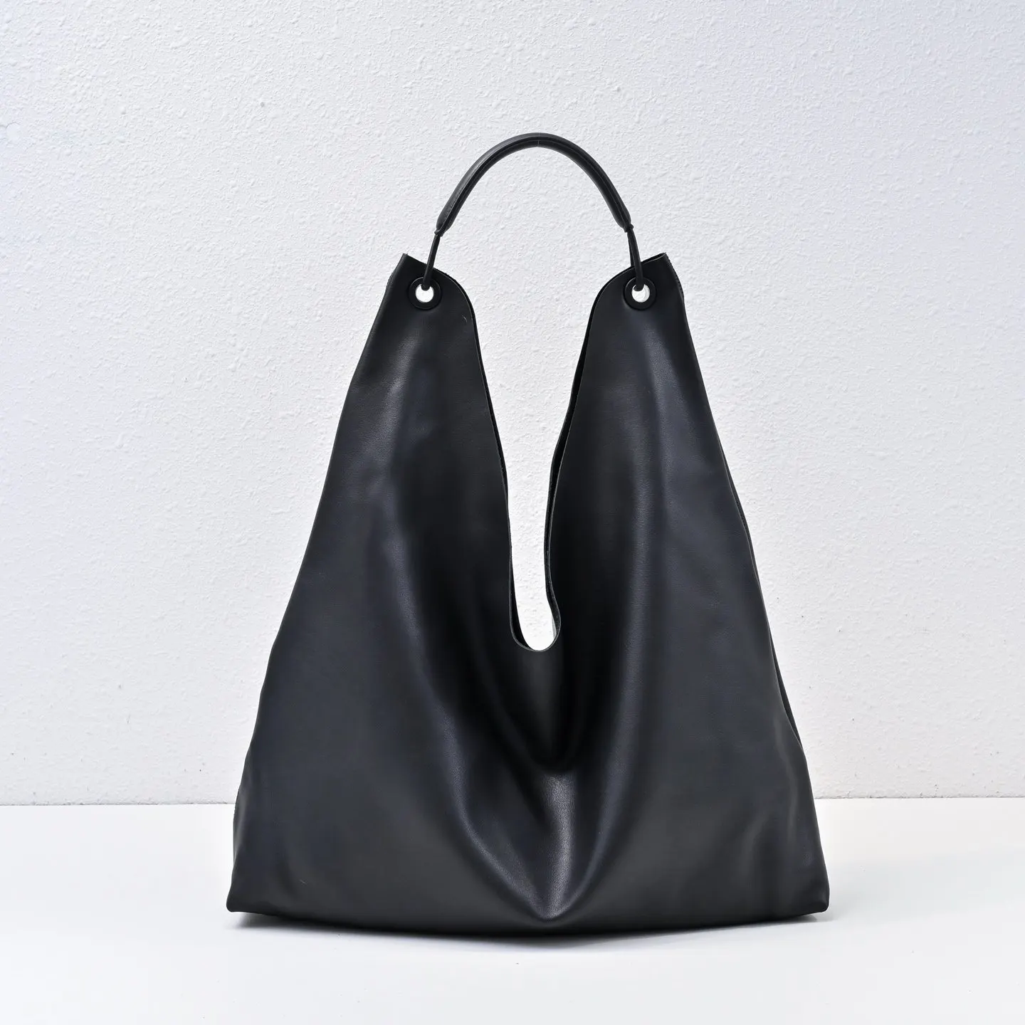 黑色 The Row bindle bag 单肩包 轻 日常单肩背款