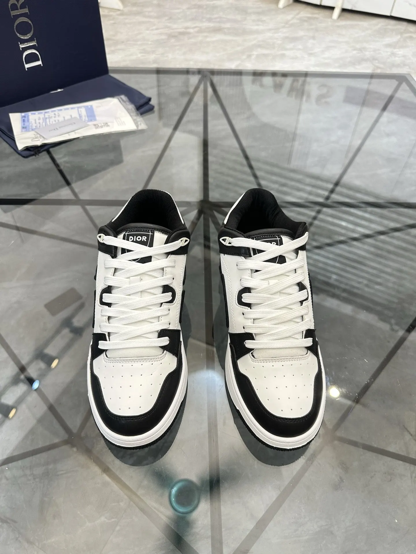 Dior B57 黑白拼色牛皮休閒鞋 經典款