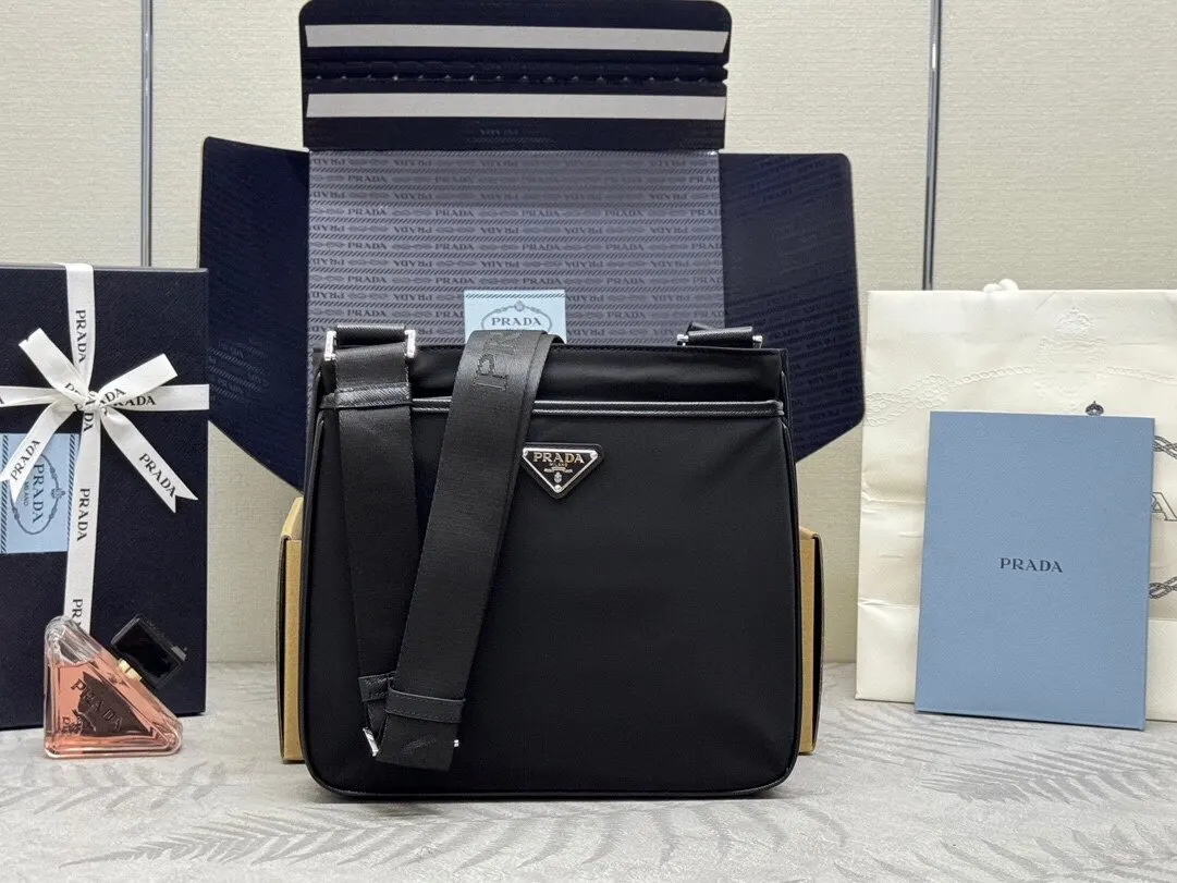 PRADA 2VH118 Re-Nylon尼龍 Saffiano十字纹牛皮 三角标 單肩包 日常通勤款