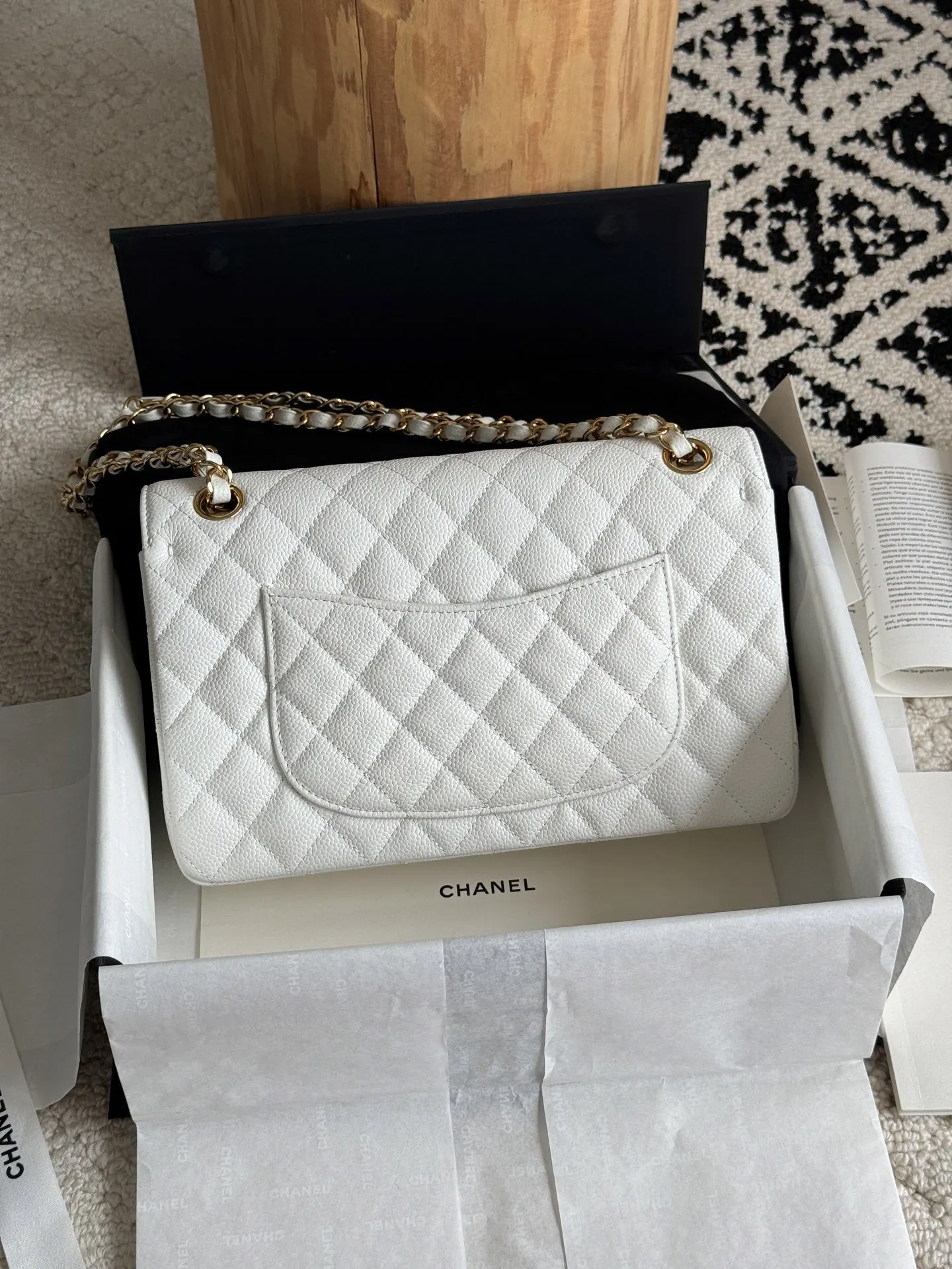 Crossbody Bag Lightweight Classic Leather