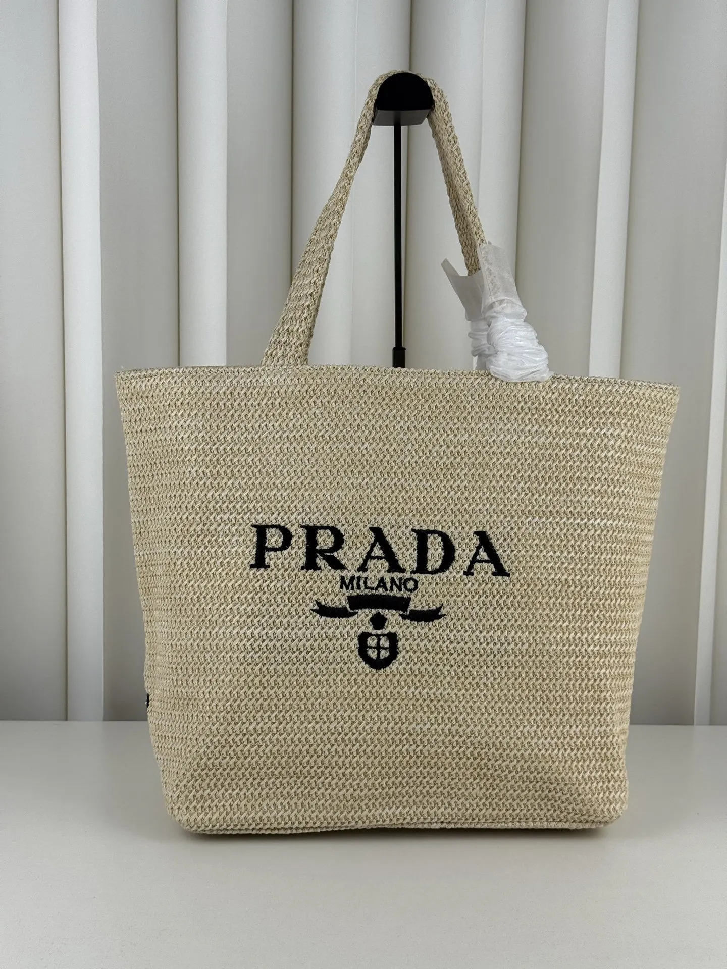 Prada 草编度假包 黑 杏双色 软乎乎编织袋 度 手拿包 精致手拿款