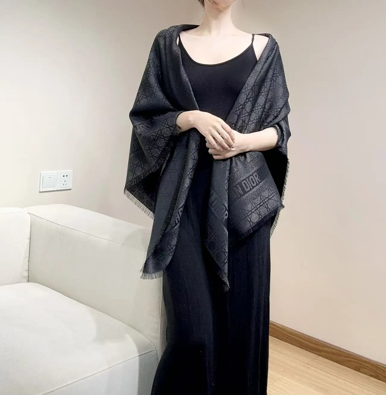 Dior 羊毛披肩 精緻配飾款