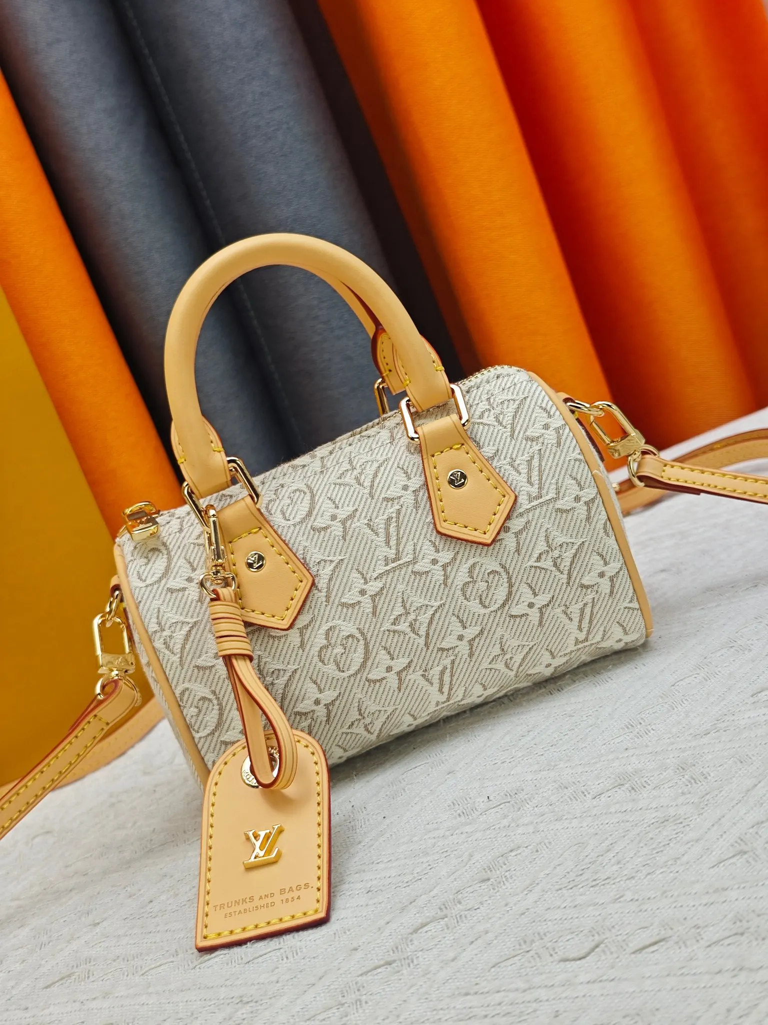 LV Speedy 白色 牛皮 收納包 旅行收納款