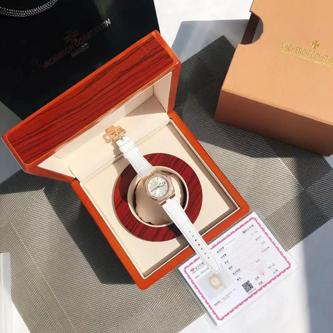 白色 藍色 鳄鱼皮 手錶 經典腕表款