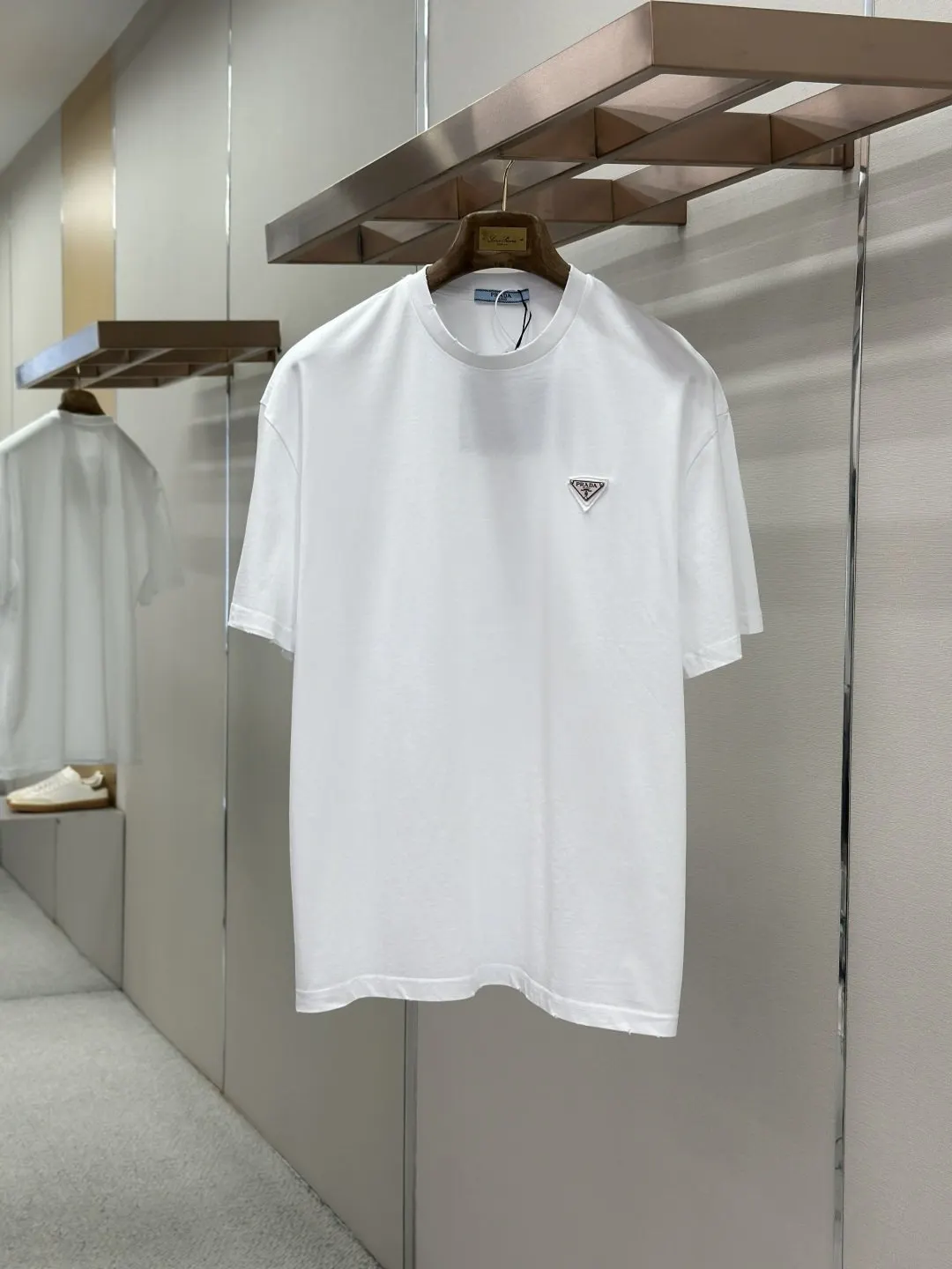 PRADA 棉质 Logo 短袖T恤 休閒百搭款