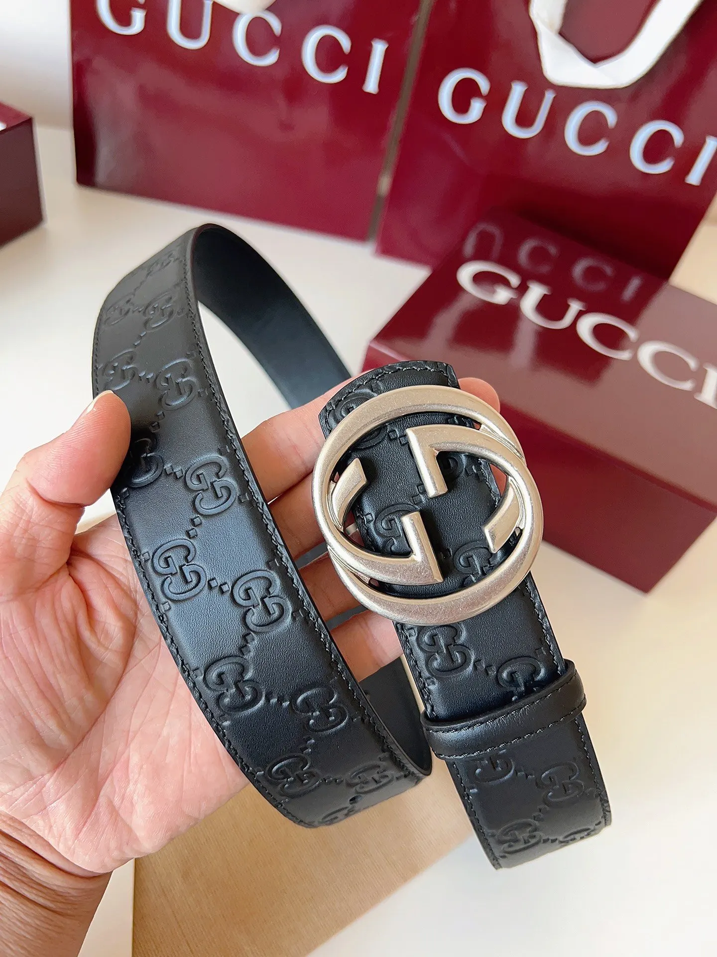 Gucci 雙G扣牛皮腰帶