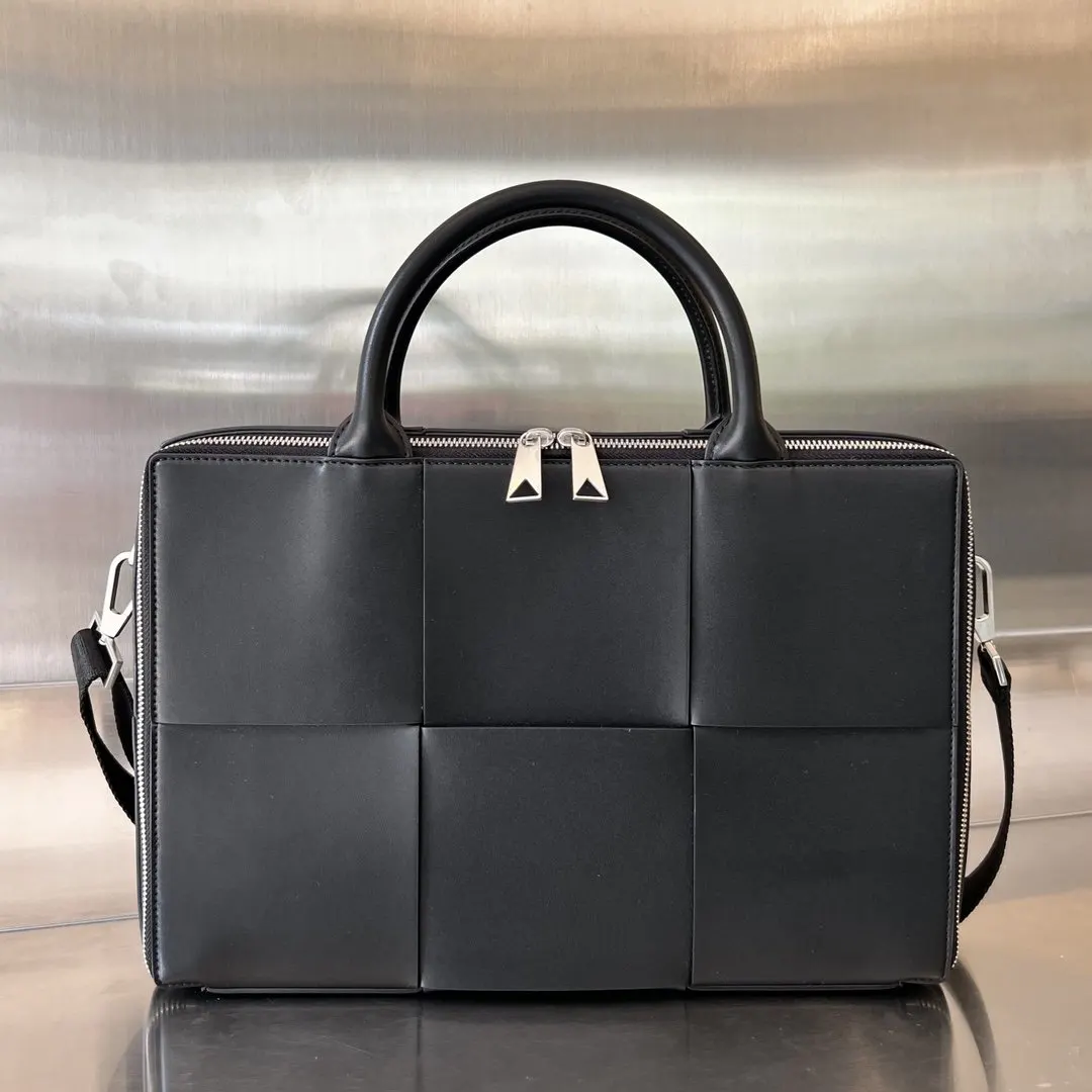 Bottega Veneta 銀色 牛皮 公文包 商務通勤款