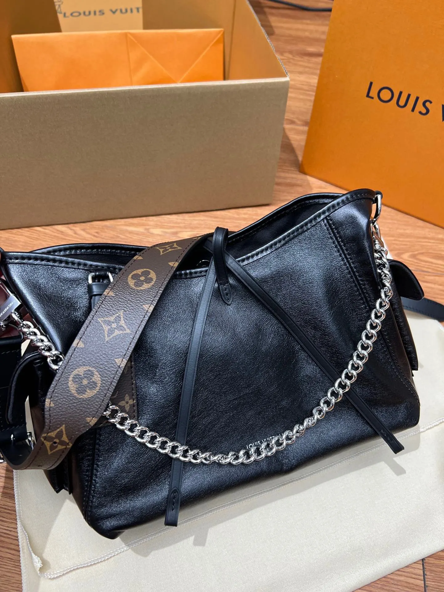 CarryAll 羊皮 水桶包 休闲水桶款