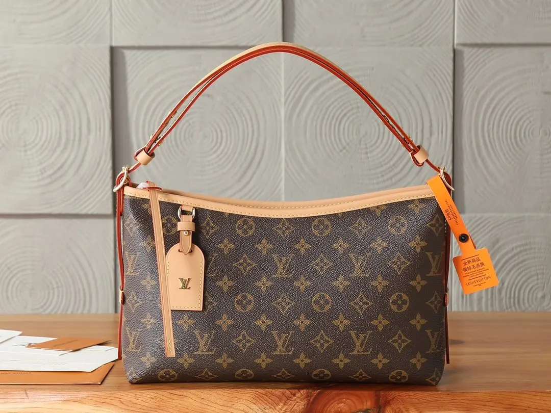LV 手拿包