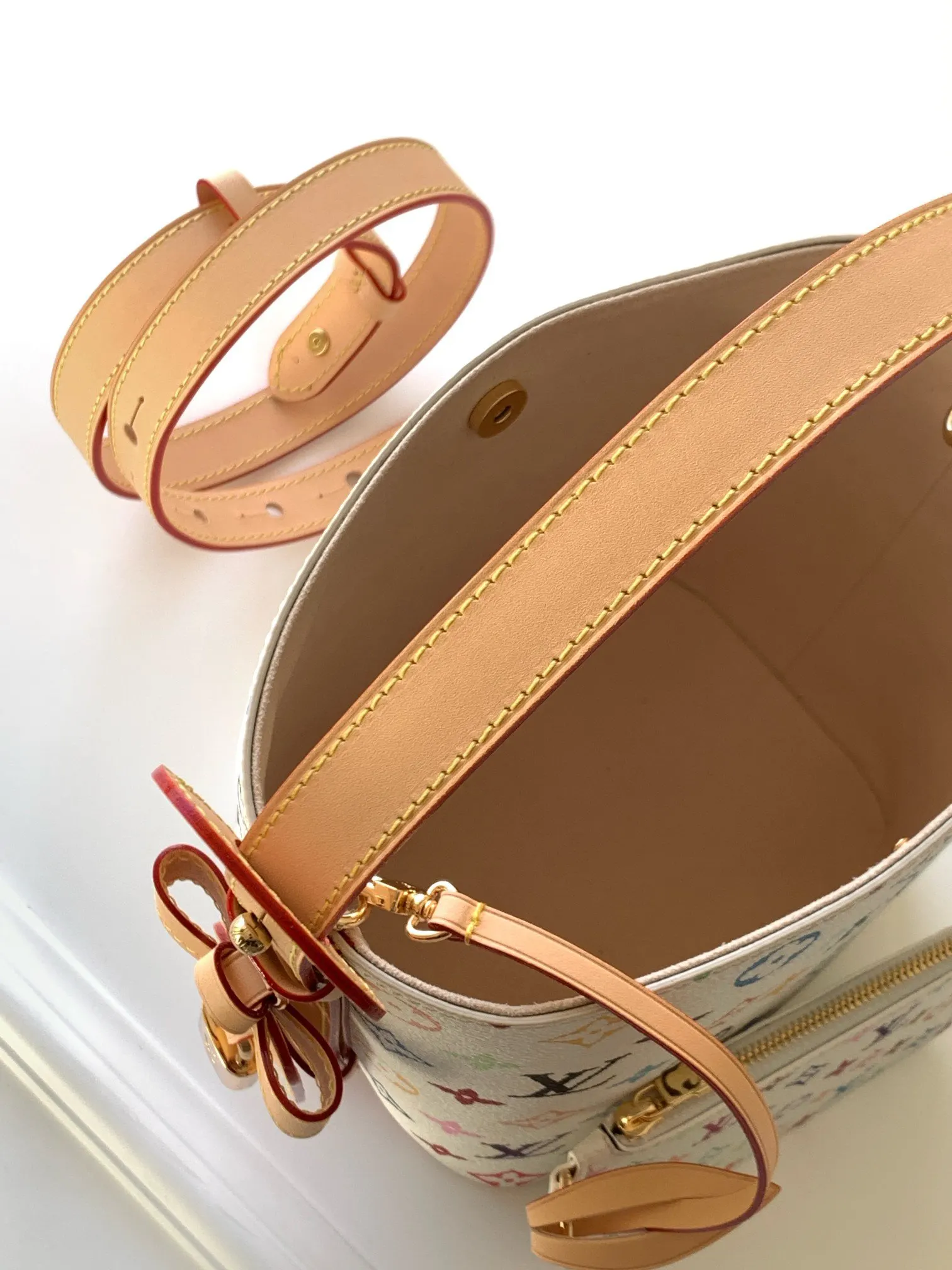 Louis Vuitton Crossbody Bag Lightweight Leather