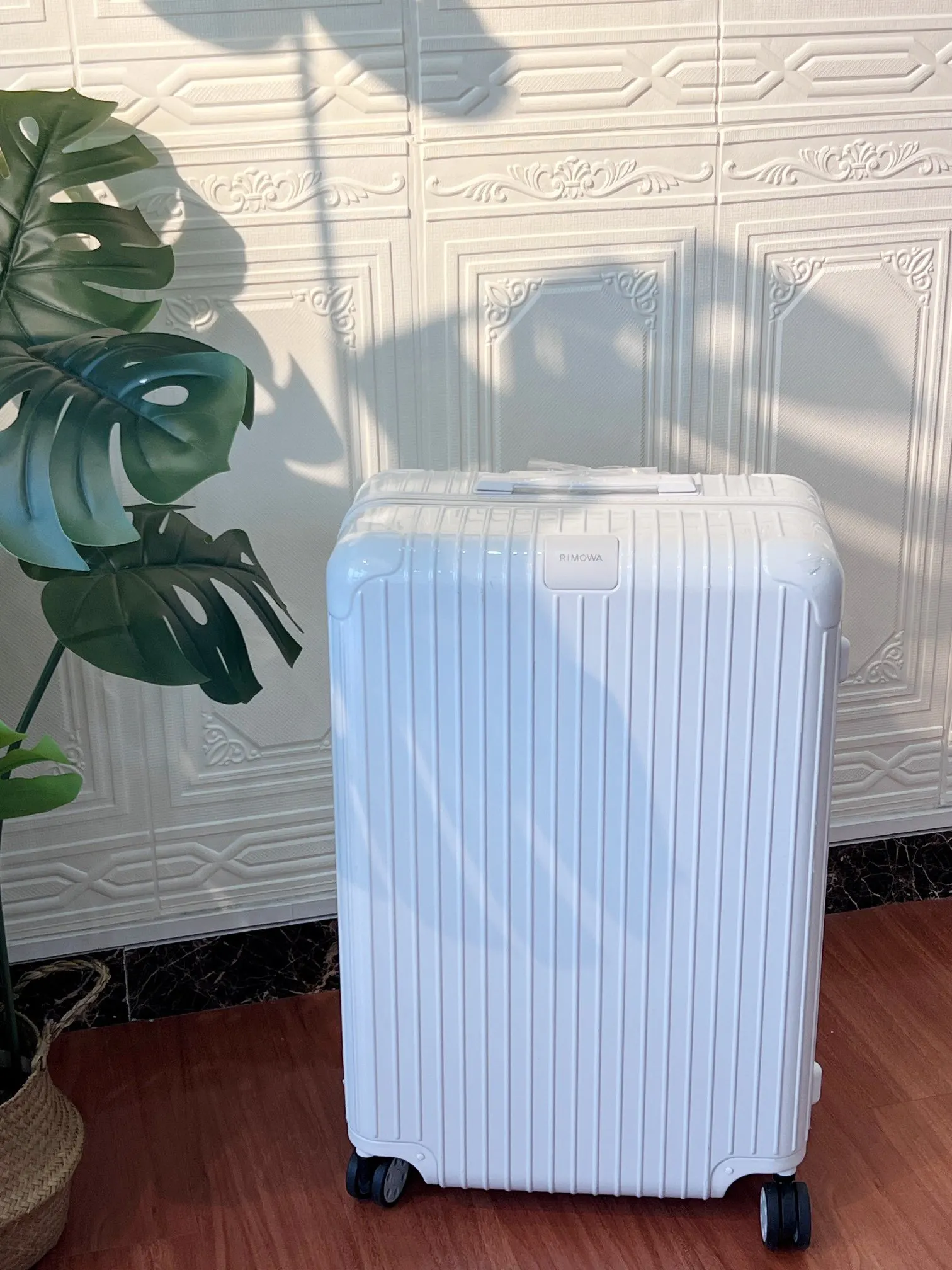 黑色 白色 日默瓦rimowa拉杆箱行李箱登机箱旅行箱方胖子運動 旅行拉杆款 輕便出行款