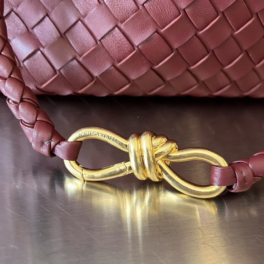 Bottega Veneta 金色 羊皮 斜背包 輕便斜挎款(數字9) Bottega Veneta 金色 羊皮 斜背包 輕便斜挎款(數字9)