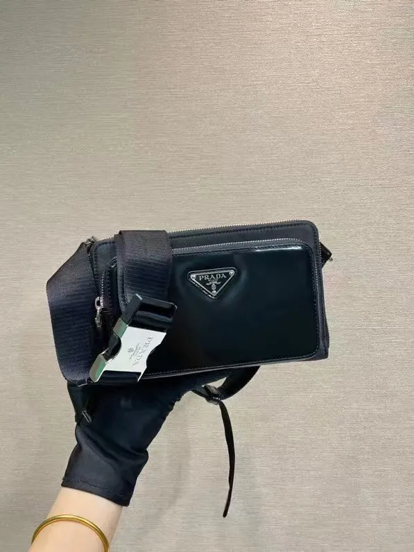 牛皮 又是一款永不过时 长 高 底 腰包 休閒腰包款