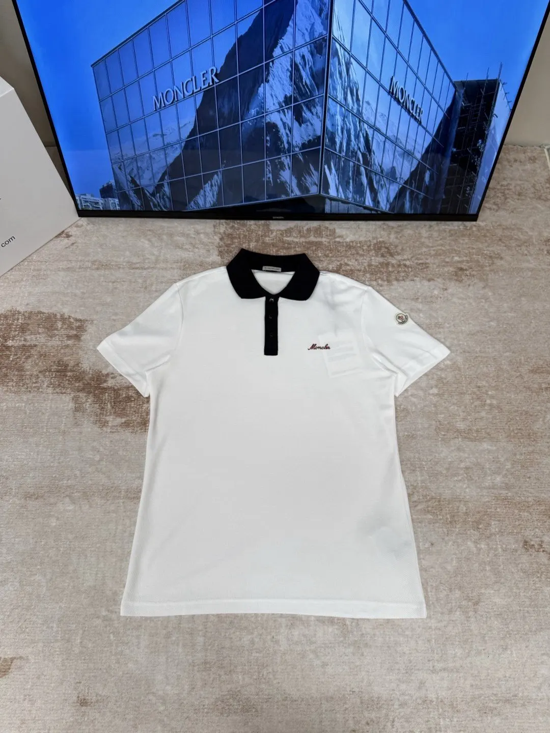 Moncler 白色 刺绣 短袖T恤 日常百搭款