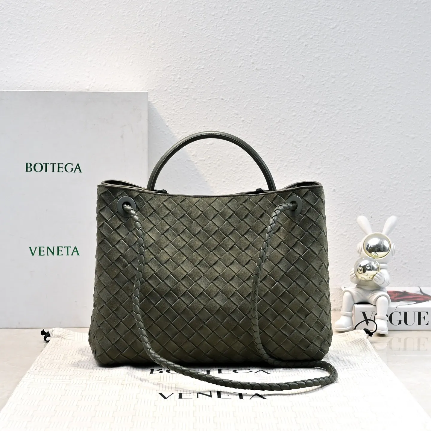 Bottega Veneta 麂皮 斜挎包 轻便斜挎款