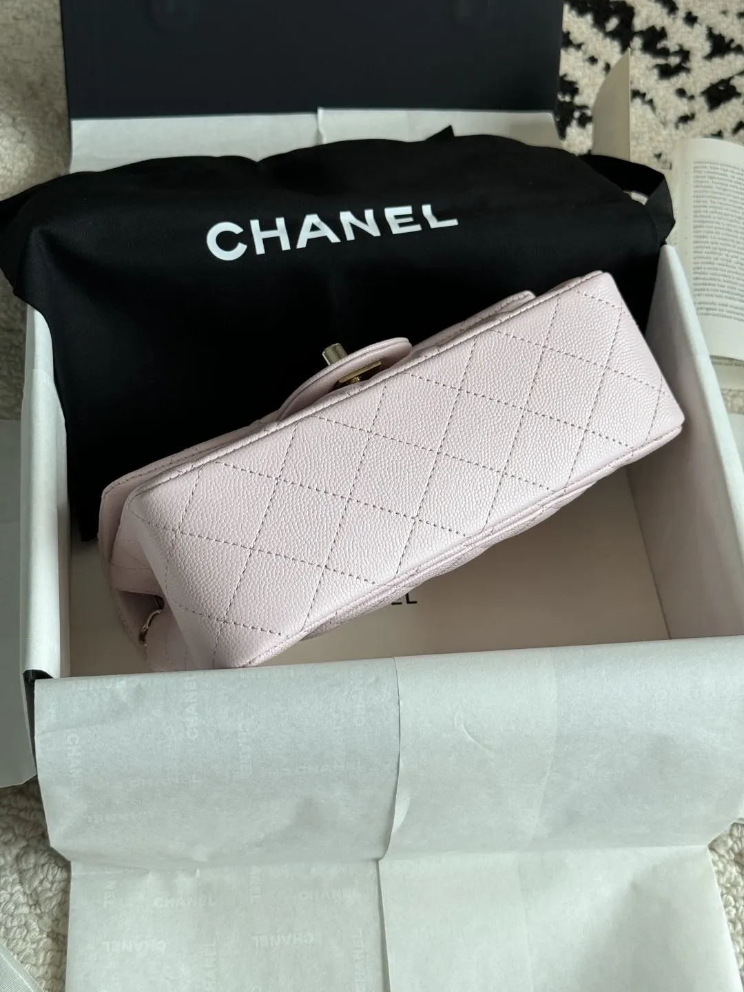 Crossbody Bag Lightweight Classic Leather